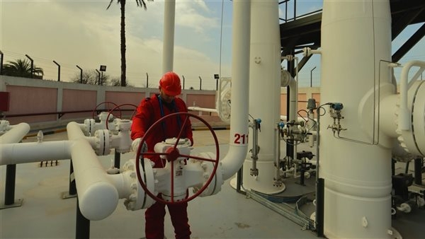 غاز مصر تُنهي توصيل الإمداد لـ5 محافظات ضمن حياة كريمة خلال 2024