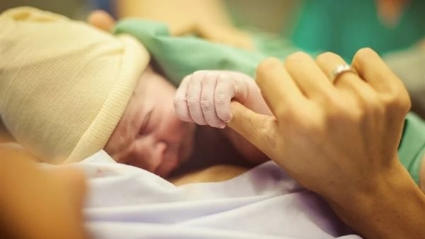 جريمة هزّت أمريكا.. امرأة تقتل سيدة حامل وتنتزع جنينها