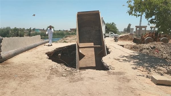 صادر له قرار غلق الشهر الماضي.. التحفظ على السائق المتسبب في انهيار كوبري بالبحيرة
