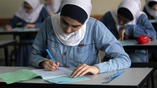 مدارس القاهرة والجيزة تستعد لأول أيام امتحانات نهاية العام لطلاب النقل غدًا