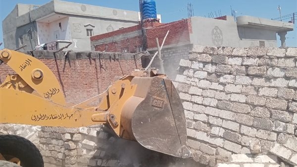 إزالة تعديات على 2450 مترًا وتوزيع أجهزة على أسر أولى بالرعاية وضبط لحوم فاسدة