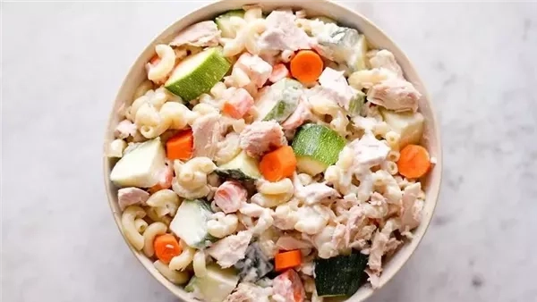 خطوة بخطوة.. طريقة عمل سلطة المكرونة بالتونة والمايونيز
