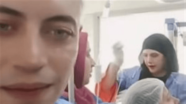 فيديو لـ بلوجر يوثق لحظة ولادة زوجته يثير هجوما حادا وغضبا