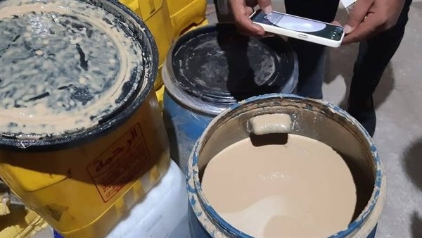 ضبط طن زيت وطحينة مجهولي المصدر بمخزن غير مرخص في الأقصر