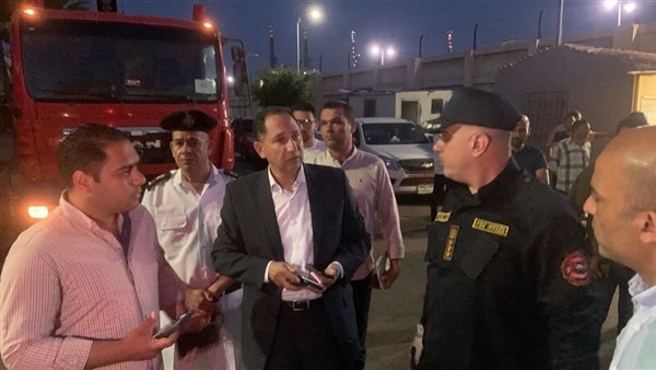 حريق يلتهم مخزنًا بمنطقة الاستثمار ببورسعيد.. والحماية المدنية تنقذ المنطقة من كارثة محققة