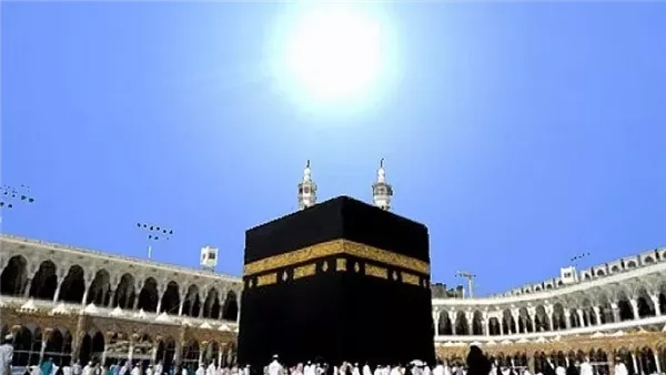 هل اختفاء ظل الكعبة من علامات الساعة؟.. ومن سيهدمها آخر الزمان؟