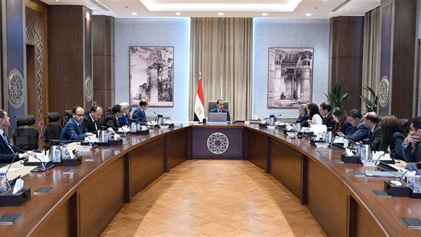 رئيس الوزراء يستعرض مجموعة من المقترحات لخفض معدلات الدَين كنسبة من الناتج المحلي الإجمالي