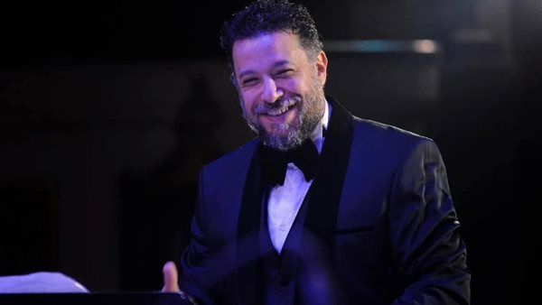 بسبب وفاة والد علاء عبد السلام.. المايسترو محمد الموجى يقود حفل ليلة في حب بليغ ووردة