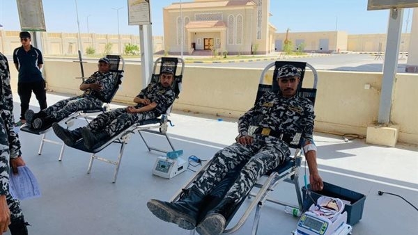شارك فيها عدد من رجال الشرطة.. حملة للتبرع بالدم بمديرية أمن البحر الأحمر