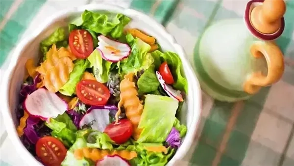 دراسة تحذر: الحميات القاسية تهدد الصحة النفسية والجسدية