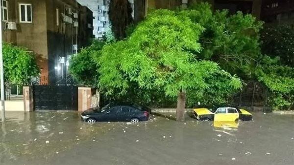 أستاذ علوم الأرض: عاصفة الإسكندرية ترقى إلى إعصار.. ولا صحة لتحذيرات تسونامي المتوسط