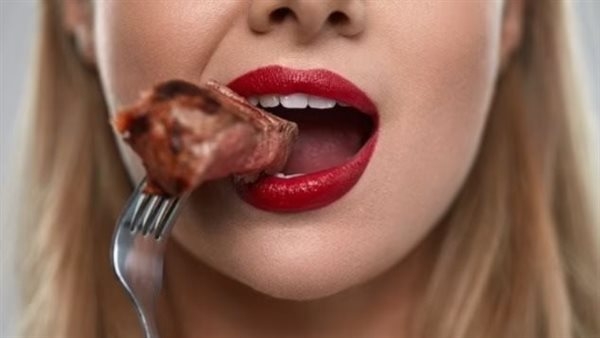 إدارة الغذاء والدواء الأمريكية تسحب 100 طن من لحوم البقر بعد العثور على خشب بها