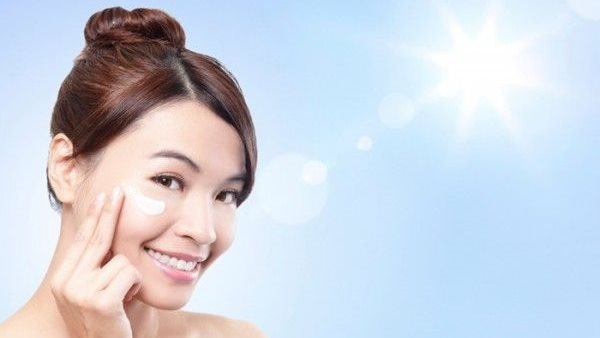 كيف أبيض وجهي قبل العيد؟.. 4 ماسكات هتخصلك من الندوب والتصبغات وتنورك