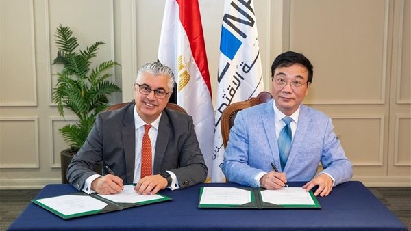 "كومفلي هونج كونج" الصينية توقع عقد مشروع لصناعة حقائب السفر بالقنطرة غرب