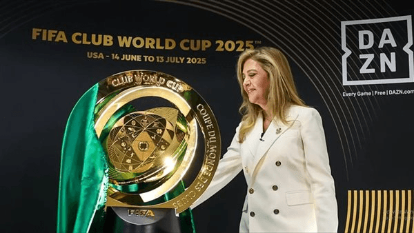 ليلى بيريرا: بالميراس سيخوض كأس العالم بكل قوته