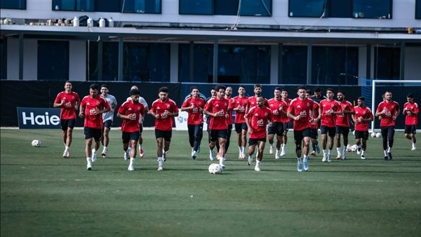 تدريبات قوية لحراس المرمى.. وريبيرو يحاضر اللاعبين