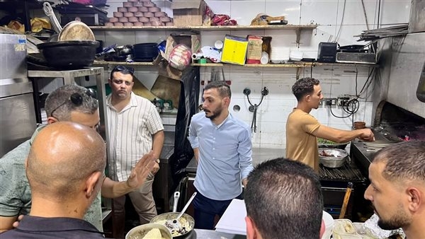 50 كيلو أغذية فاسدة و8 محاضر.. محافظ بني سويف يتابع حملات الرقابة على المحال التجارية