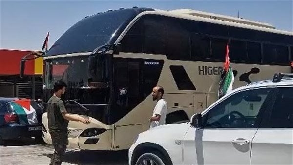 الحكومة الليبية تنفي مزاعم وقف قافلة الصمود بلا سبب: لا نسمح بعبور أحد لمصر دون إجراءات رسمية