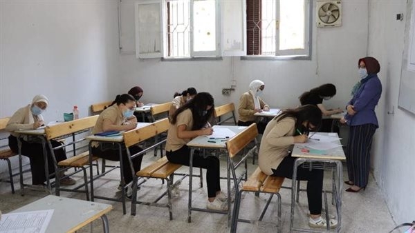 اليوم.. 28 ألفًا و887 طالبًا وطالبة يؤدون امتحاني التربية الدينية والوطنية بالثانوية العامة في أسيوط