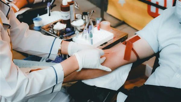 تعرف على فوائد التبرع بالدم.. أبرزها فقدان الوزن الزائد