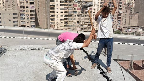 القانون سيُطبق على الجميع دون استثناء.. محافظ الجيزة يكلف بإزالة 3 أدوار مخالفة بعقارات في حي الهرم