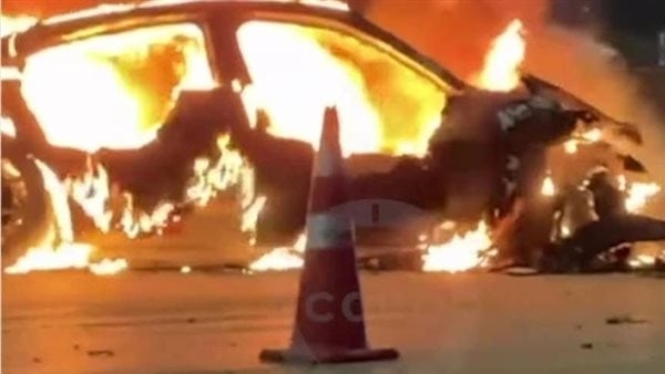بعد اندلاع الحريق بها.. القصة الكاملة لانفجار سيارة Porsche Taycan 4S الكهربائية على طريق السويس