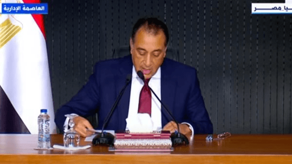 رئيس الوزراء: توافر العملات الأجنبية تسبب في تراجع سعر الدولار