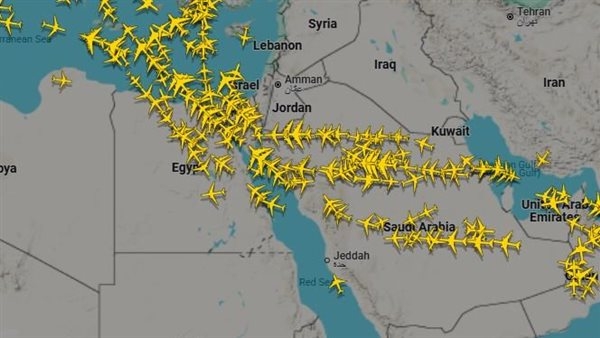 شركات الطيران العالمية تتجنب أجزاء كبيرة من الشرق الأوسط بعد الضربات الأمريكية على إيران
