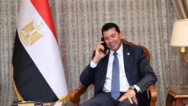 وزير الرياضة يهنيء اتحاد الجمباز بعد حصول فريدة بهنسي ولينا حليقة على فضيتي بطولة العالم