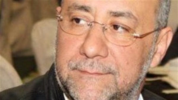 بعد خضوعه لعملية جراحية.. الشاعر بهاء الدين محمد: عدت على خير الحمد لله
