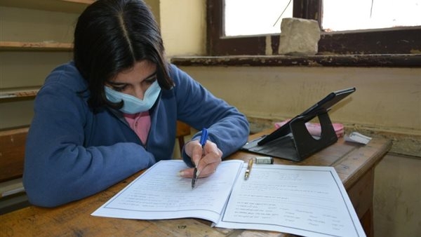 تبدأ غدًا.. ننشر جدول امتحانات نهاية العام 2025 للصف الثاني الثانوي بالقاهرة
