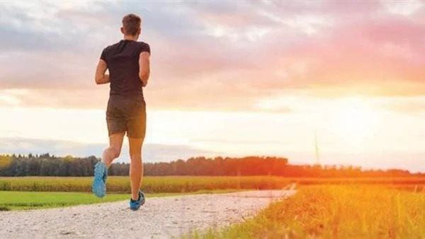 تمرين مدته 4 دقائق يوميًا ينشط جسمك بالكامل دون مغادرة المنزل.. تعرف على فوائده