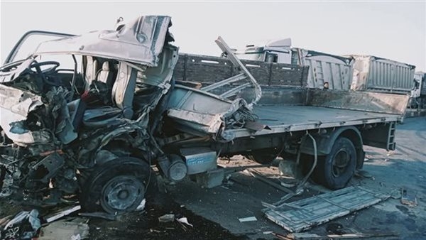 بسبب اختلال عجلة القيادة.. تصادم تريلا وسيارة نقل بالطريق الإقليمي بالمنوفية
