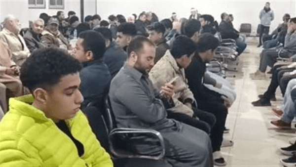 الكل حزين عليه.. المئات من أهالي السويس يقدمون واجب العزاء لوالد لاعب الكاراتيه يوسف مصطفى
