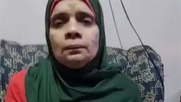 سيدة تسرق بطاقة الصراف الآلي من أخرى.. والمجني عليها تستغيث: سرقوا فلوس العمرة