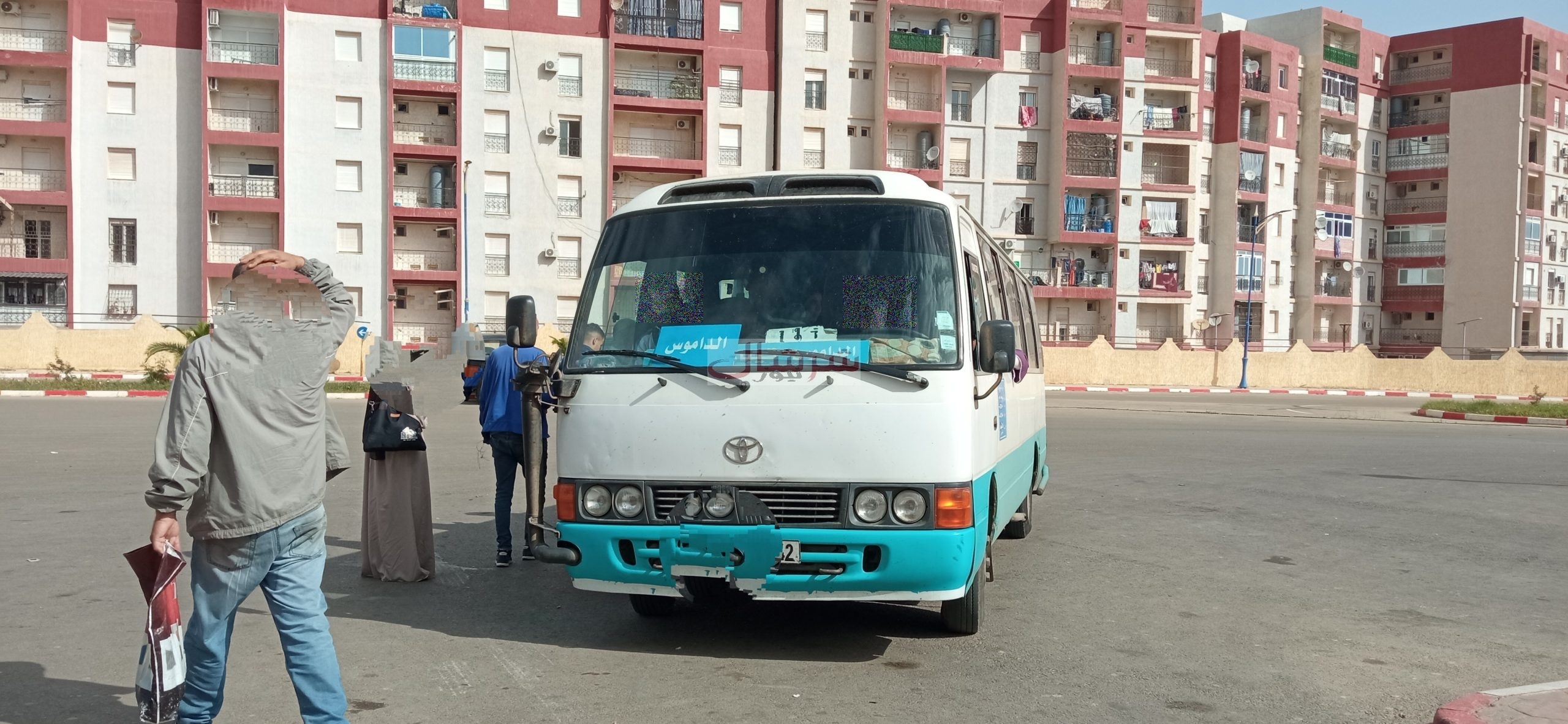 أين مديرية النّقل مما يحدث من تجاوزات بمحطّة تيبازة: ناقلو خطوط الجهة الغربية يرفضون الدّخول إلى شرشال في أوقات الذّروة والرّكّاب يعانون