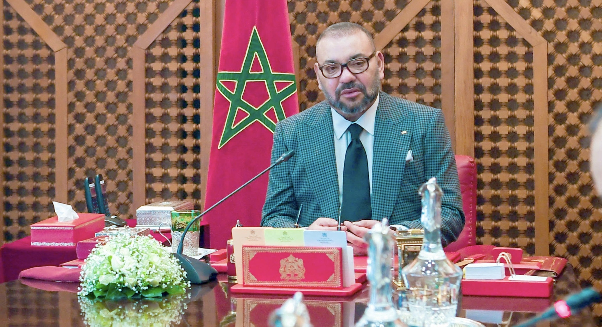 الملك محمد السادس ينعم على أبطال رياضيين بأداء مناسك الحج