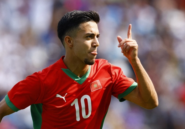 الإتحاد الإسباني يعاقب الدولي المغربي إلياس أخوماش