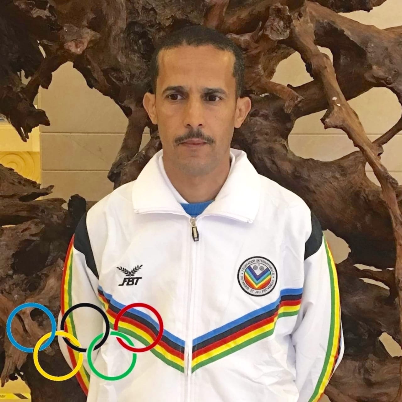 الجامعة الملكية تمنح ثقتها للحكم الدولي عبد الإله أيت أحمد لقيادة نهائي أغلى الكؤوس