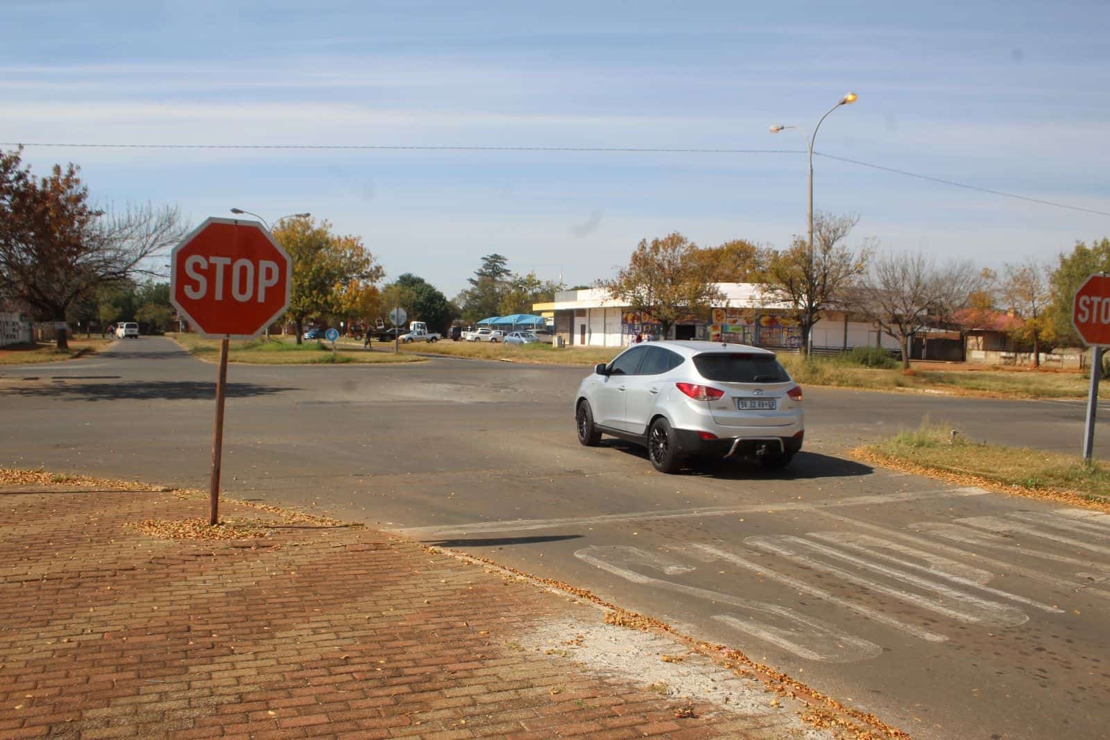 Two men shot in armed robbery near Hoërskool Carletonville