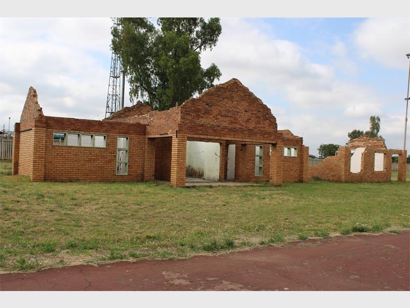 Masters dig deep in their own pockets to revive Rethabile sports ground