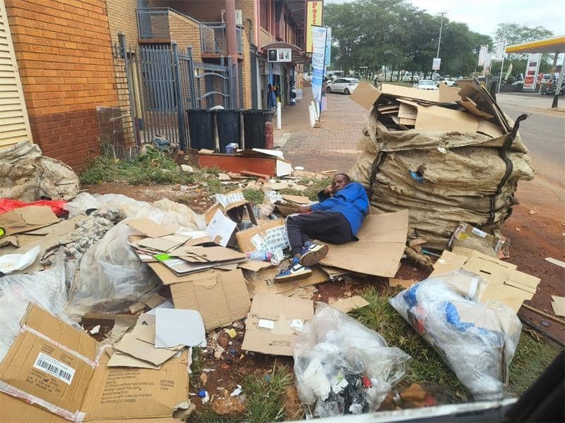 Sinoville residents reclaim their street and battle illegal squatters