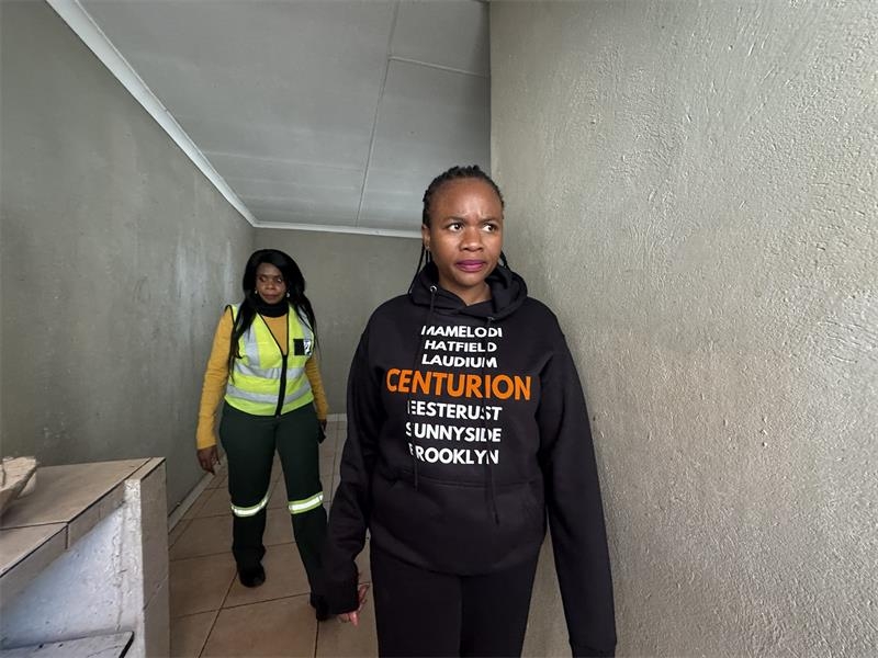 Metro removes occupants from condemned building