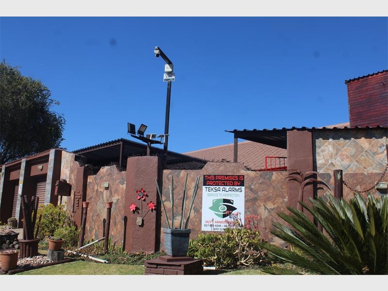 Teksa Alarms sets up CCTV cameras in Evander to curb crime