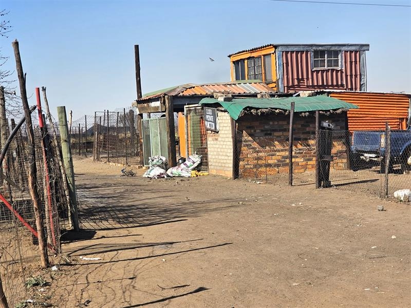 Drone operators catch maize thieves near Delmas
