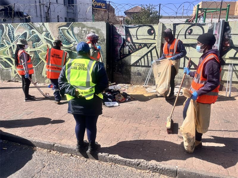 GGT2030 Team JHB cleans up Main Street ahead of G20 Summit