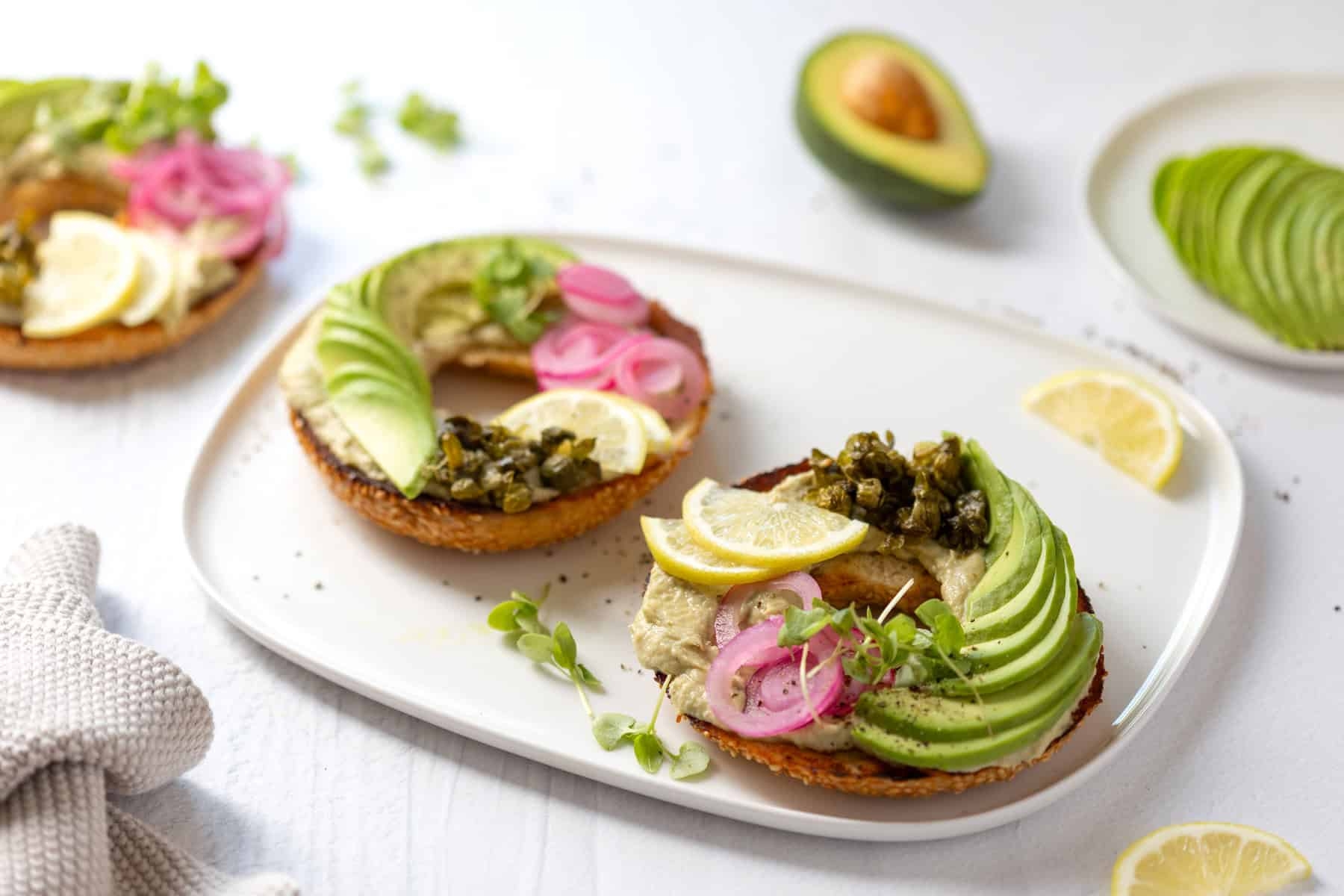 Recipe of the day: Tuna avo aioli bagel toasts