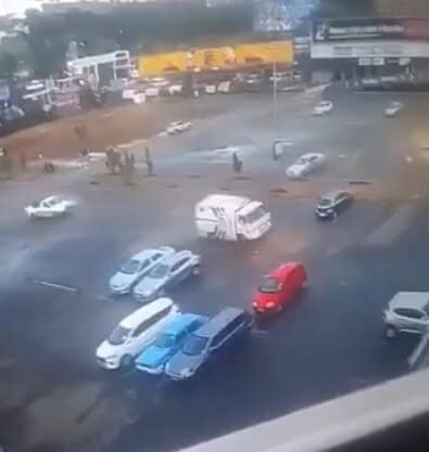 WATCH: CIT driver shakes off pursuers by racing through Durban mall