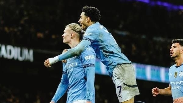 لاعب مانشستر سيتي مشيدًا بـ عمر مرموش : النادي لم يدفع الأموال هباءً