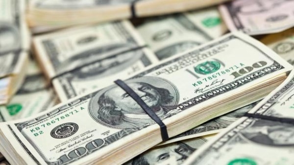 تحت النفايات.. فقدان 800 مليون دولار عن طريق الخطأ